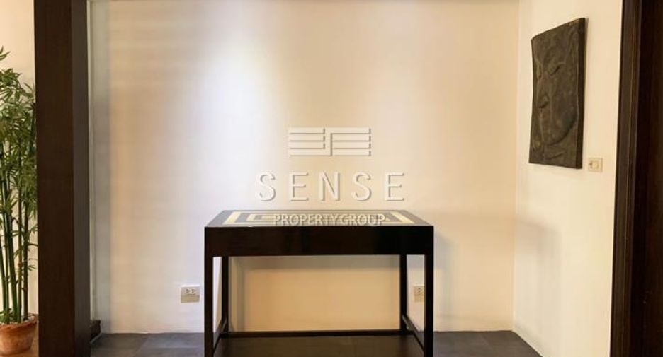 For rent 3 bed condo in Watthana, Bangkok