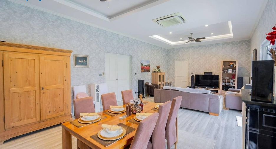 For sale 4 bed villa in Hua Hin, Prachuap Khiri Khan