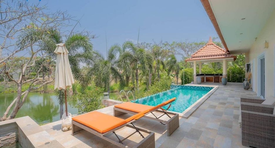 For sale 4 bed villa in Hua Hin, Prachuap Khiri Khan