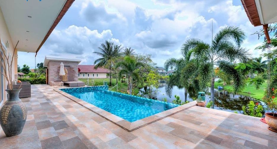 For sale 4 bed villa in Hua Hin, Prachuap Khiri Khan