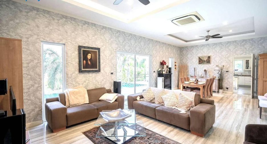 For sale 4 bed villa in Hua Hin, Prachuap Khiri Khan