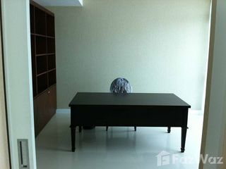 For rent 3 bed condo in Pathum Wan, Bangkok