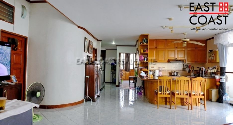 For sale 3 bedrooms condo in Pratumnak, Pattaya