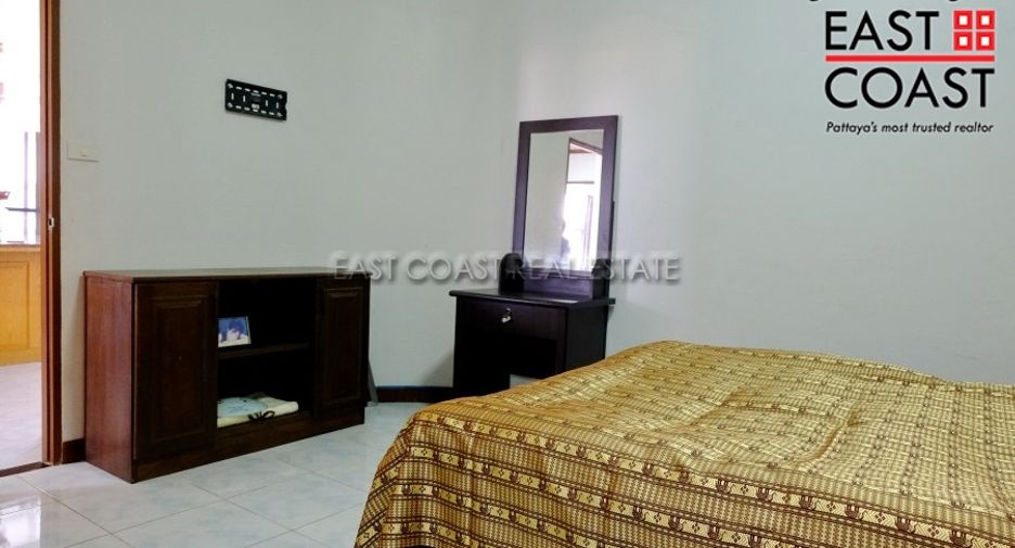 For sale 3 bedrooms condo in Pratumnak, Pattaya