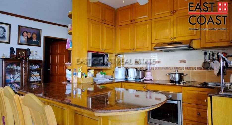 For sale 3 bedrooms condo in Pratumnak, Pattaya