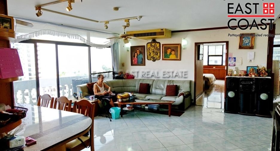 For sale 3 bedrooms condo in Pratumnak, Pattaya
