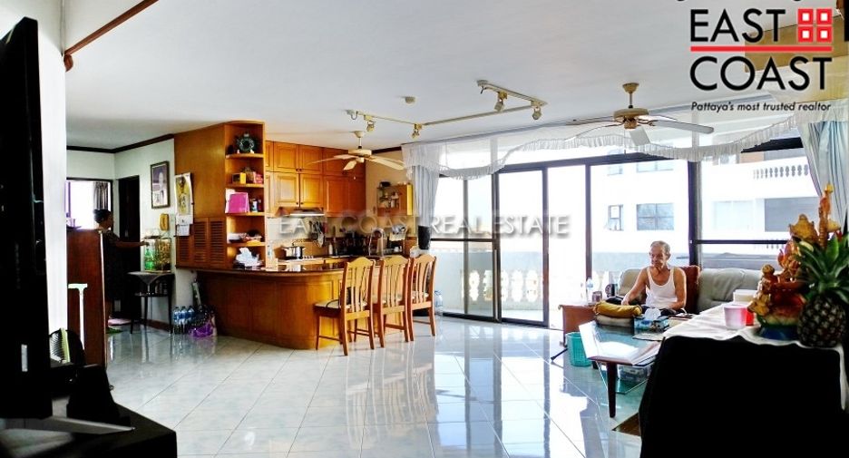 For sale 3 bedrooms condo in Pratumnak, Pattaya
