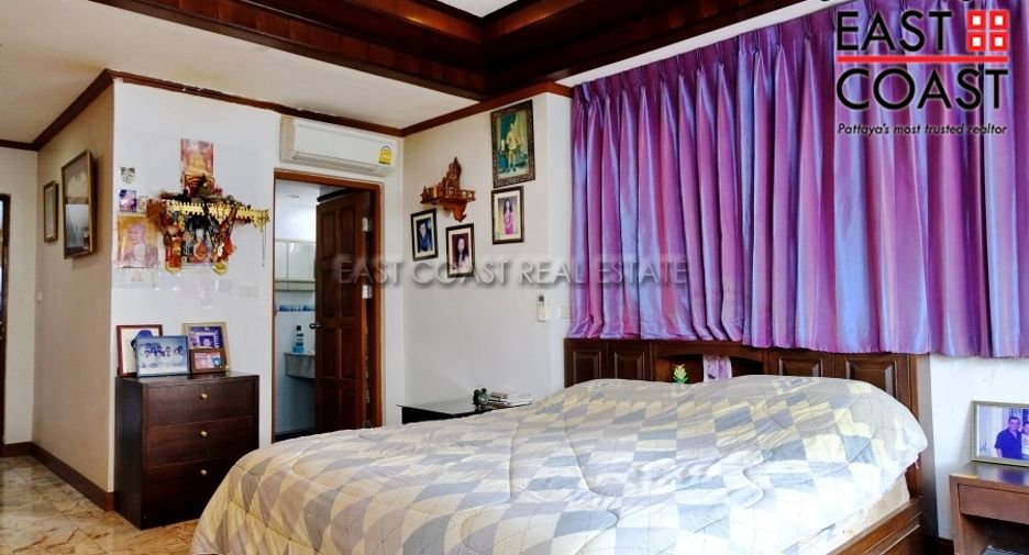 For sale 3 bedrooms condo in Pratumnak, Pattaya