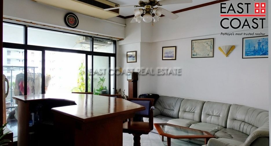 For sale 3 bedrooms condo in Pratumnak, Pattaya