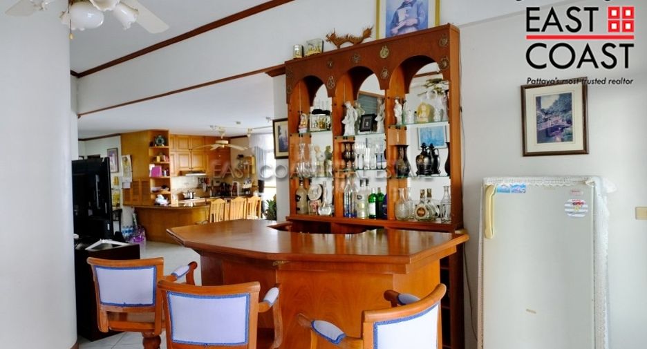 For sale 3 bedrooms condo in Pratumnak, Pattaya