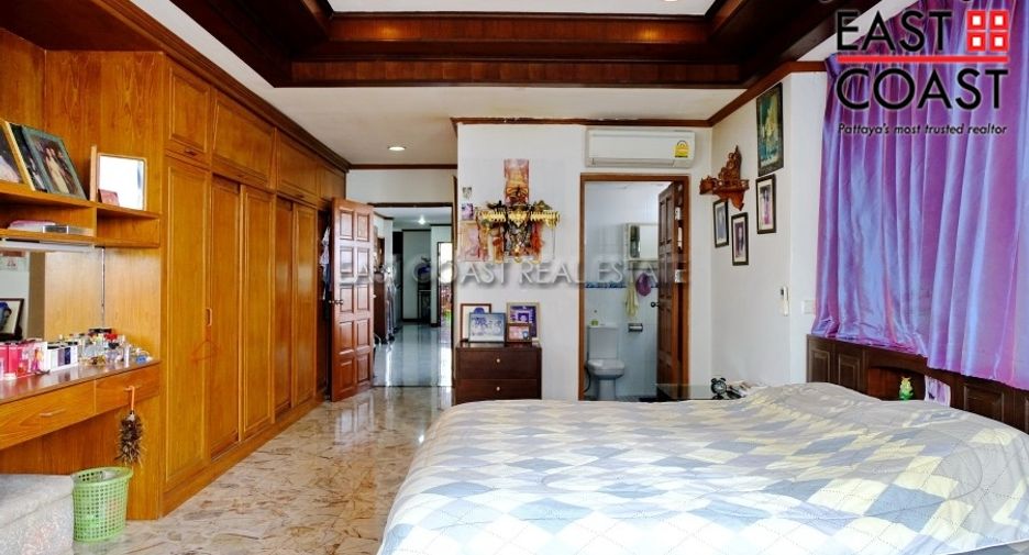 For sale 3 bedrooms condo in Pratumnak, Pattaya