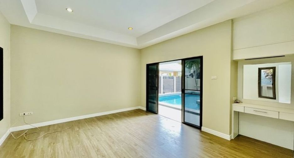 For rent 3 bedrooms villa in Bang Lamung, Chonburi