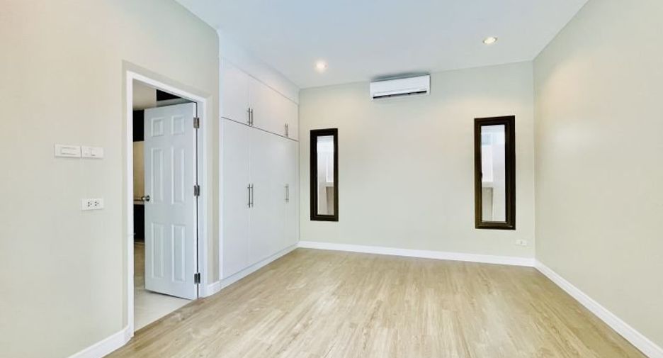 For rent 3 bedrooms villa in Bang Lamung, Chonburi