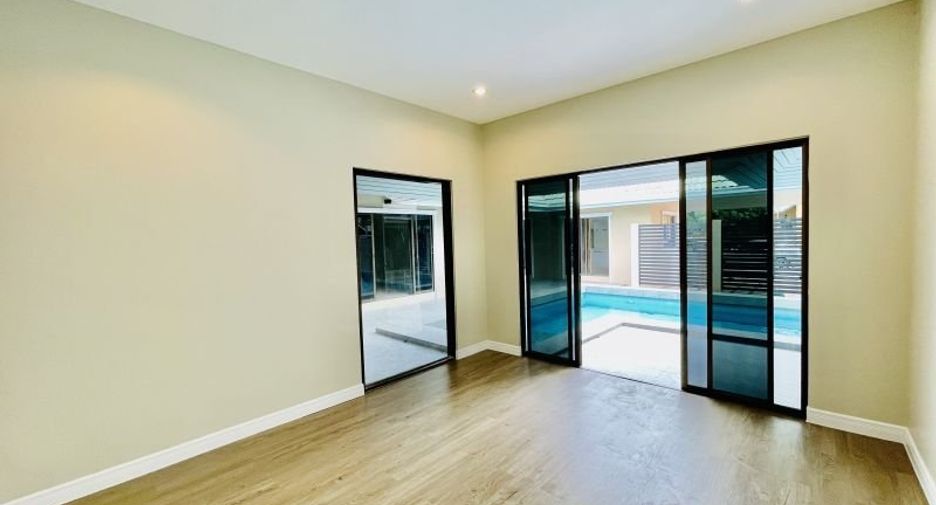 For rent 3 bedrooms villa in Bang Lamung, Chonburi