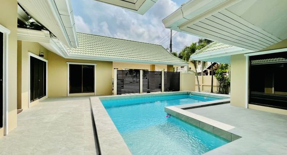 For rent 3 bedrooms villa in Bang Lamung, Chonburi