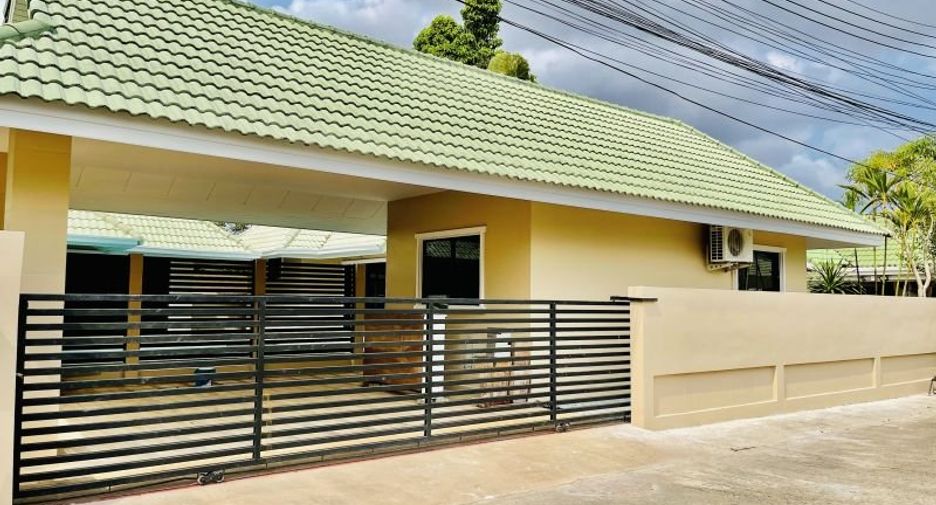 For rent 3 bedrooms villa in Bang Lamung, Chonburi