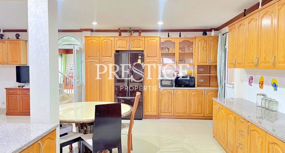 Haus zum Kauf mit 3 Zimmer in Bang Lamung, Chonburi