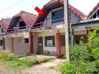 Casa adosada en venta de 2 habitaciones en Tha Yang, Phetchaburi