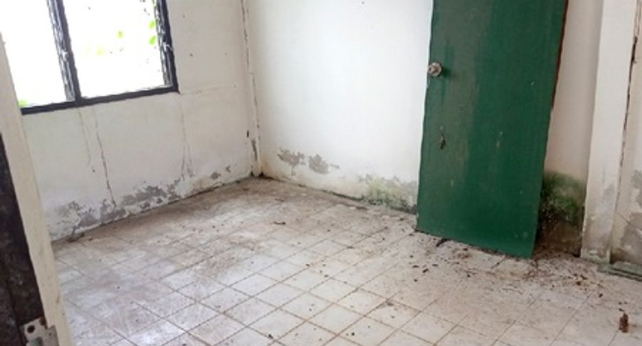 Casa adosada en venta de 2 habitaciones en Tha Yang, Phetchaburi