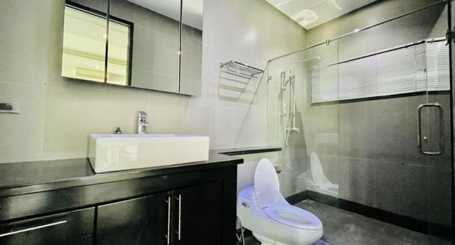 For rent and for sale 3 bed house in Bang Lamung, Chonburi