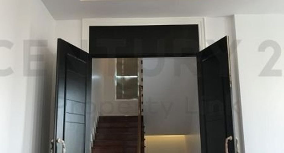 For sale 5 bedrooms house in Phaya Thai, Bangkok