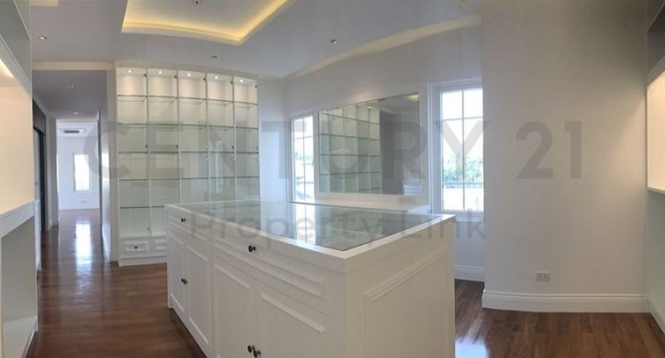 For sale 5 bedrooms house in Phaya Thai, Bangkok