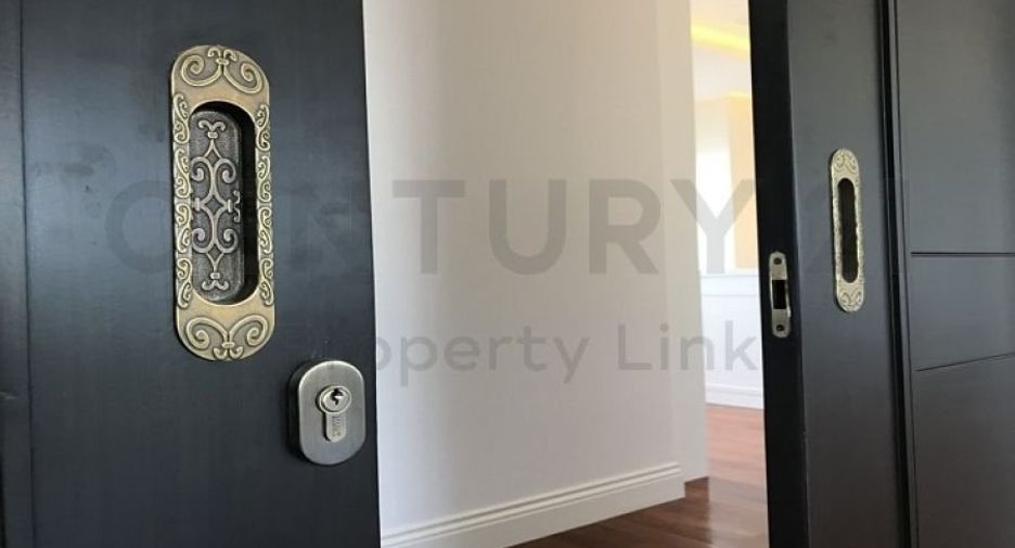 For sale 5 bedrooms house in Phaya Thai, Bangkok