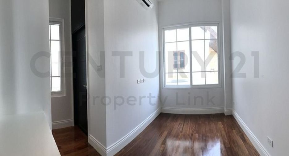 For sale 5 bedrooms house in Phaya Thai, Bangkok