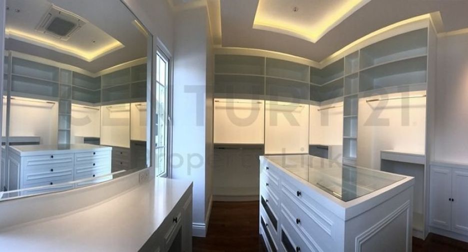 For sale 5 bedrooms house in Phaya Thai, Bangkok