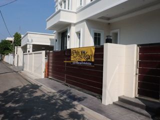 For sale 5 bedrooms house in Phaya Thai, Bangkok