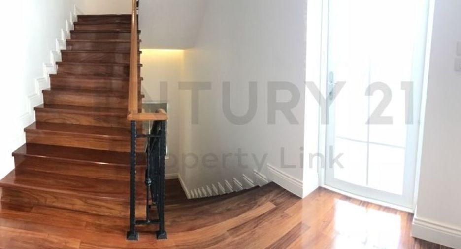 For sale 5 bedrooms house in Phaya Thai, Bangkok