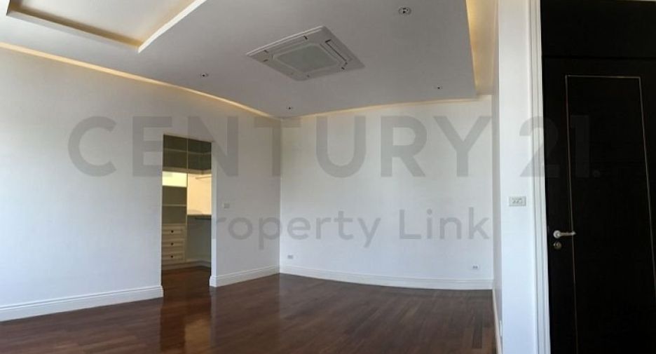 For sale 5 bedrooms house in Phaya Thai, Bangkok