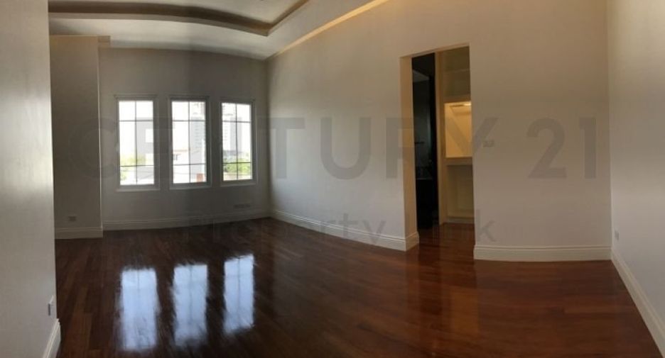 For sale 5 bedrooms house in Phaya Thai, Bangkok