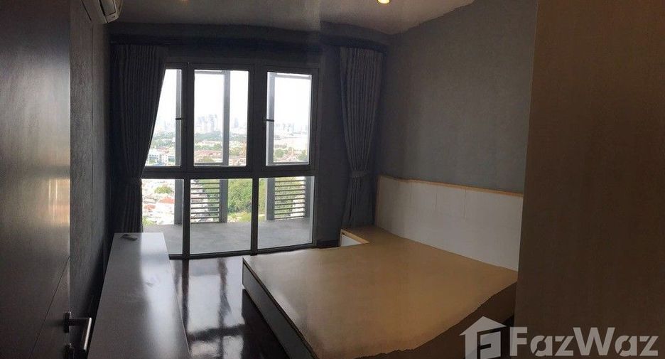 For sale 4 Beds condo in Yan Nawa, Bangkok