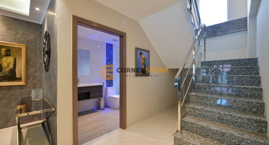 Casa en alquiler y en venta de 5 habitaciones en Bang Lamung, Chonburi
