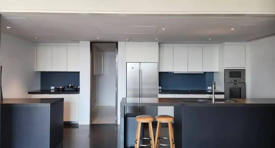For rent 4 bedrooms condo in Pathum Wan, Bangkok