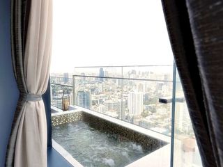 À vendre 2 chambres condo à Khlong Toei, Bangkok