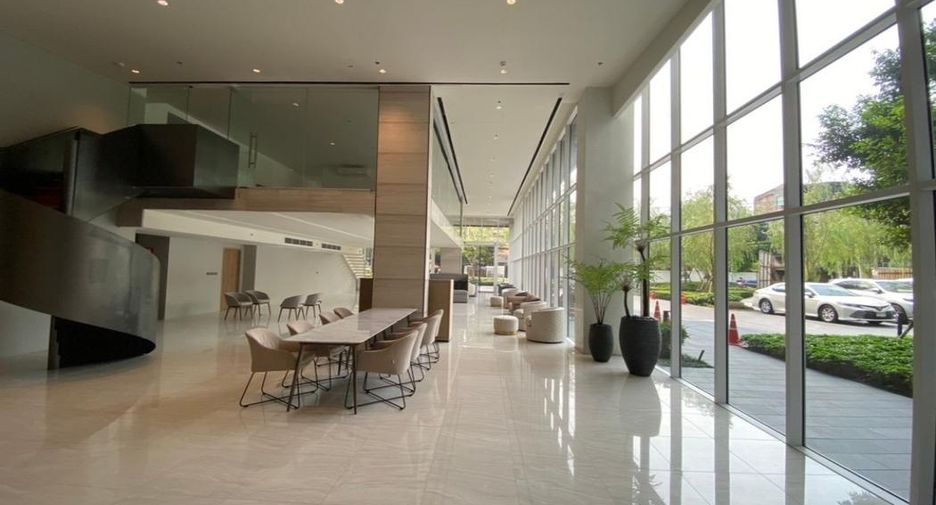 For sale 2 Beds condo in Khlong Toei, Bangkok