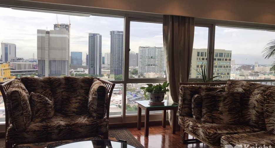 For sale 3 bedrooms condo in Chatuchak, Bangkok