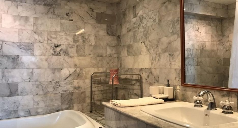 For sale 3 bedrooms condo in Chatuchak, Bangkok