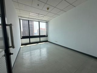 For rent 1 bed office in Khlong Toei, Bangkok
