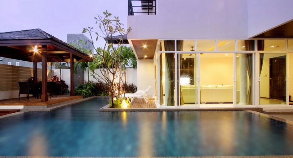 For rent 4 bed condo in Mueang Phuket, Phuket