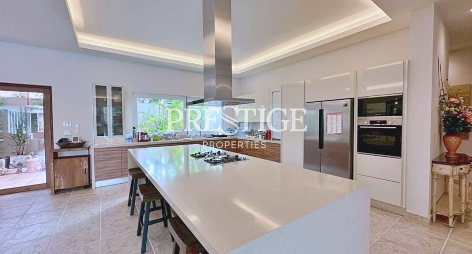For rent and for sale 6 bedrooms house in Bang Lamung, Chonburi