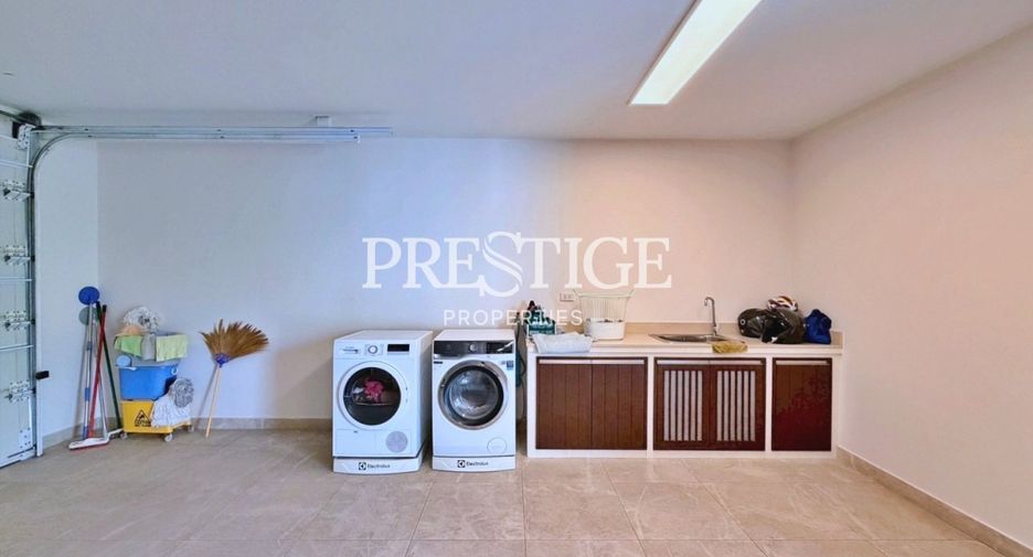 For rent and for sale 6 bedrooms house in Bang Lamung, Chonburi