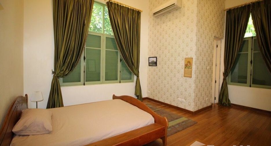 For sale 4 bed villa in Phaya Thai, Bangkok