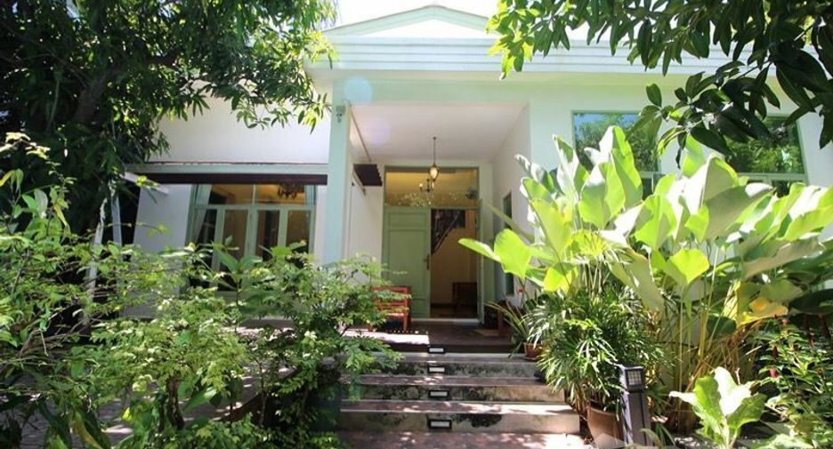 For sale 4 bed villa in Phaya Thai, Bangkok