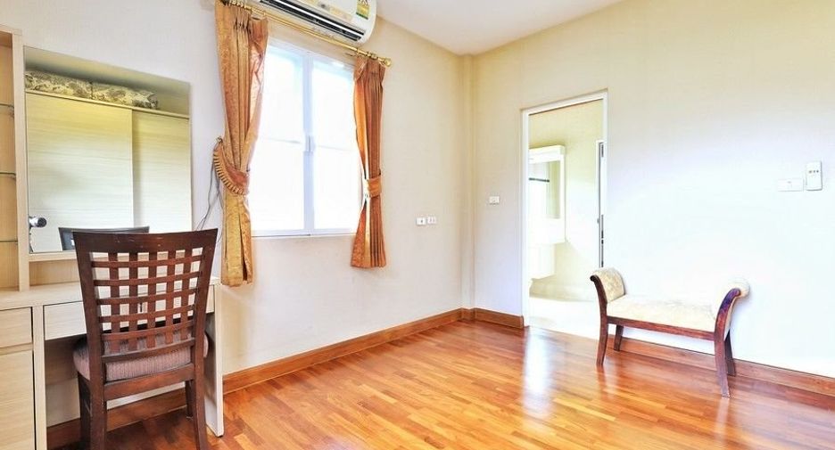 For sale 3 bedrooms house in Pak Kret, Nonthaburi