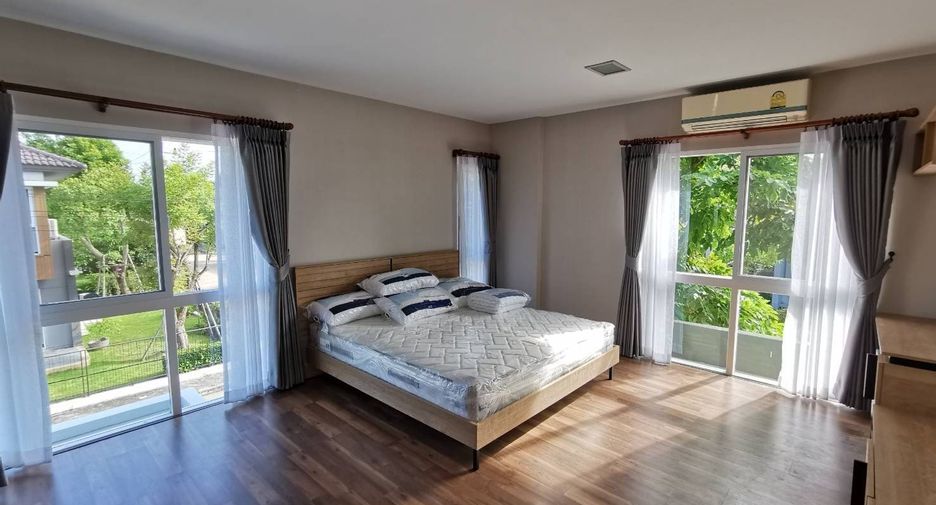 For rent 3 bed villa in San Kamphaeng, Chiang Mai