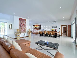 À vendre et à louer 5 chambres maison à Bang Lamung, Chonburi