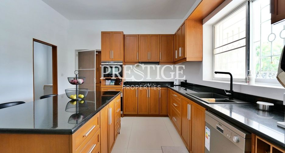 For sale and for rent 5 bedrooms house in Bang Lamung, Chonburi